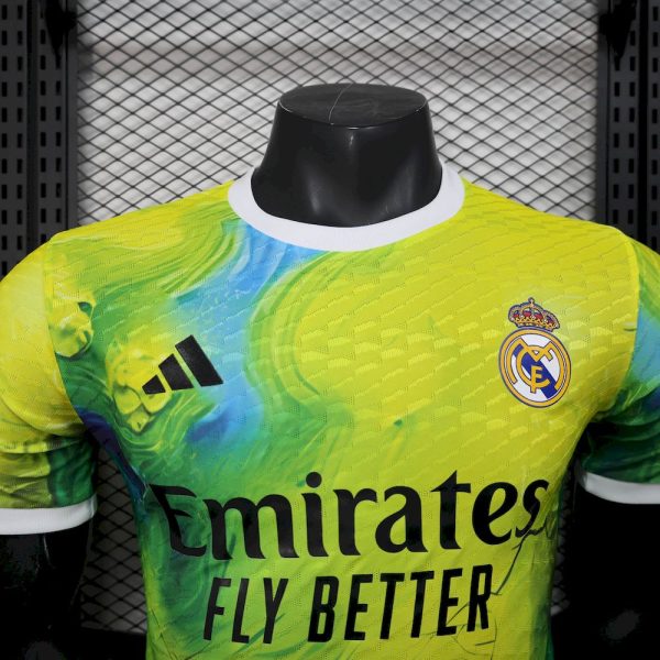 Men's Real Madrid 2025/26 Green Special Edition Jersey Player Version - Image 3