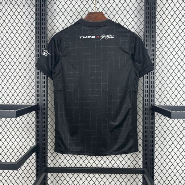 Men's Tottenham Hotspur 2025/26 Stray Kids x London, England Limited Edition  Jersey - Image 2